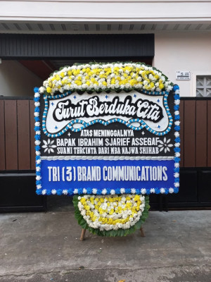 Papan Bunga Duka di Puser